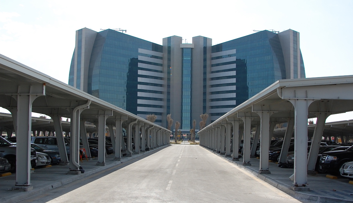 مشروع إنشاء مجمع المكاتب الشمالية ومواقف السيارات لشركة أرامكو السعودية
